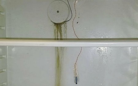 Холодильник бьёт током