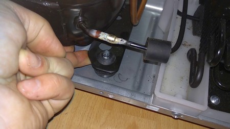 Гудит мотор холодильника