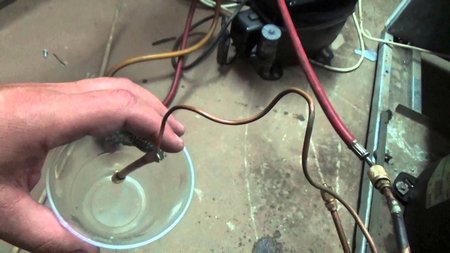 Холодильник не морозит