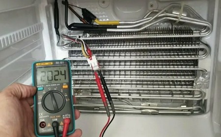 Не морозит верхняя камера холодильника