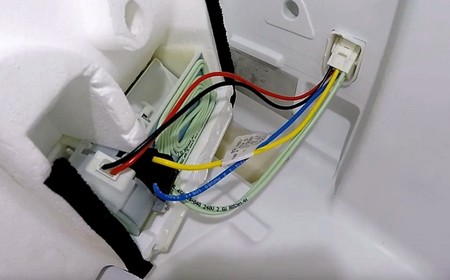 Не работает холодильник, а морозильник работает