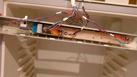 Холодильник пищит