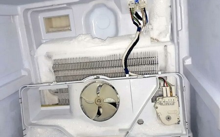 Холодильник сильно морозит