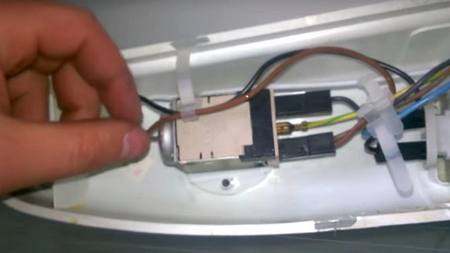 Холодильник включается и выключается