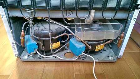 Холодильник включается и выключается