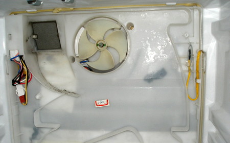 Шумит вентилятор холодильника