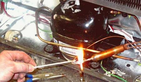 Замена осушителя холодильника